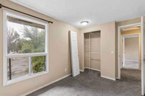 124 Pineset Place Ne, Calgary, AB 