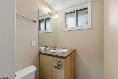 124 Pineset Place Ne, Calgary, AB 