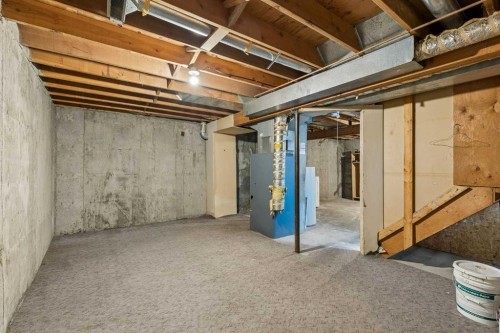 124 Pineset Place Ne, Calgary, AB 