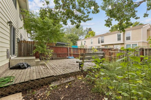 124 Pineset Place Ne, Calgary, AB 