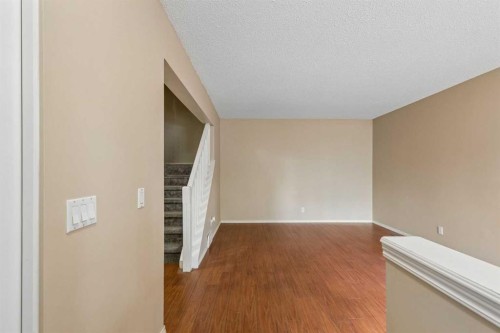 124 Pineset Place Ne, Calgary, AB 