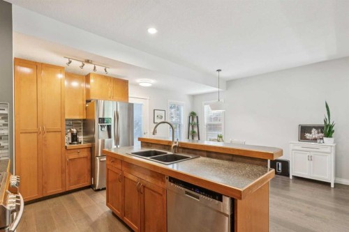 115 Couture Crescent Sw, Calgary, AB 
