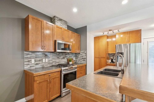 115 Couture Crescent Sw, Calgary, AB 