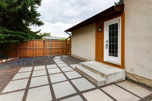 6720 29 Avenue Ne, Calgary, AB 