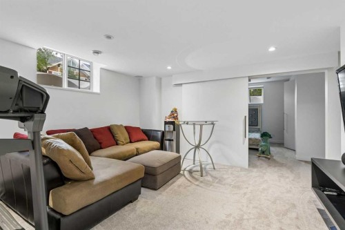 5 Mary Dover Drive Sw, Calgary, AB 