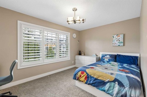 5 Mary Dover Drive Sw, Calgary, AB 
