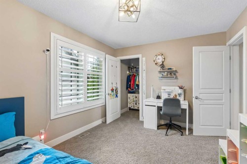 5 Mary Dover Drive Sw, Calgary, AB 