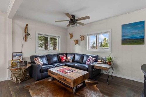 210 Royalties Crescent, Longview, AB 