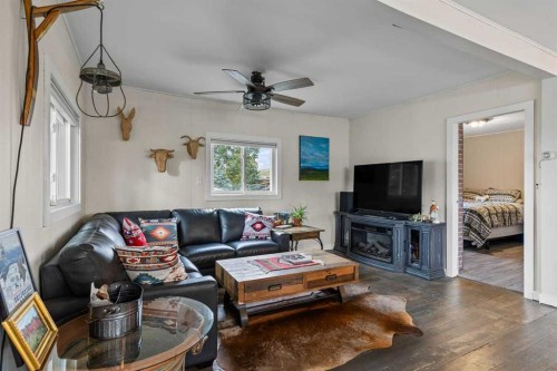 210 Royalties Crescent, Longview, AB 
