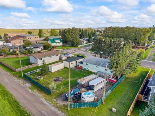 210 Royalties Crescent, Longview, AB 