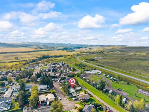210 Royalties Crescent, Longview, AB 
