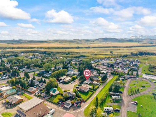 210 Royalties Crescent, Longview, AB 