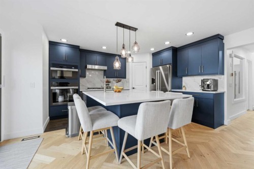 8 Strathlea Close Sw, Calgary, AB 