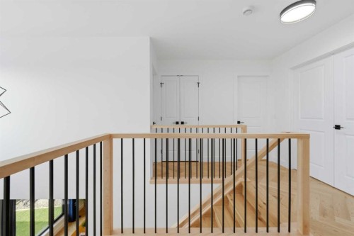 8 Strathlea Close Sw, Calgary, AB 