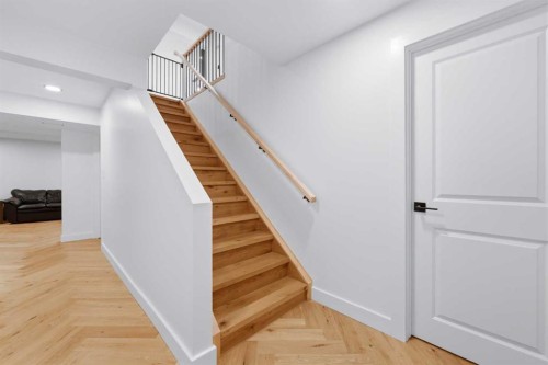 8 Strathlea Close Sw, Calgary, AB 