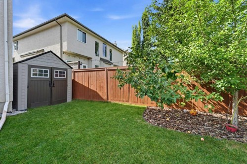 8 Strathlea Close Sw, Calgary, AB 