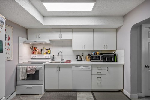 1826 34 Avenue Sw, Calgary, AB 