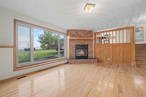 71 Coach Gate Way Sw, Calgary, AB 