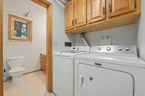 71 Coach Gate Way Sw, Calgary, AB 