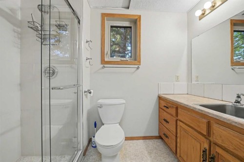 71 Coach Gate Way Sw, Calgary, AB 