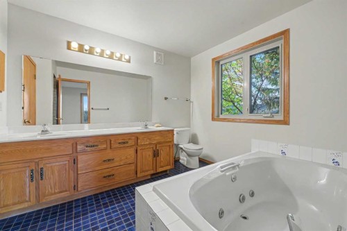 71 Coach Gate Way Sw, Calgary, AB 