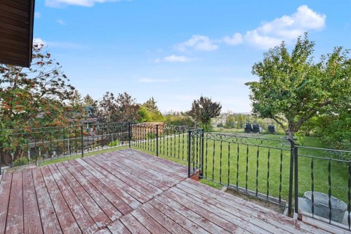 71 Coach Gate Way Sw, Calgary, AB 