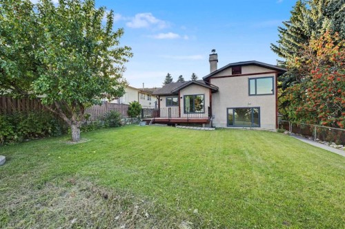 71 Coach Gate Way Sw, Calgary, AB 