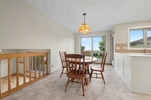 71 Coach Gate Way Sw, Calgary, AB 