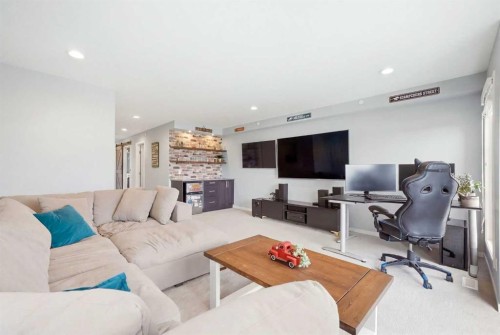 43 Howse Manor Ne, Calgary, AB 