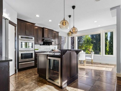 8729 14 Avenue Sw, Calgary, AB 