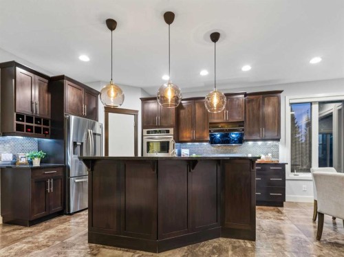 8729 14 Avenue Sw, Calgary, AB 