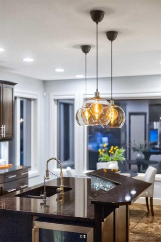 8729 14 Avenue Sw, Calgary, AB 