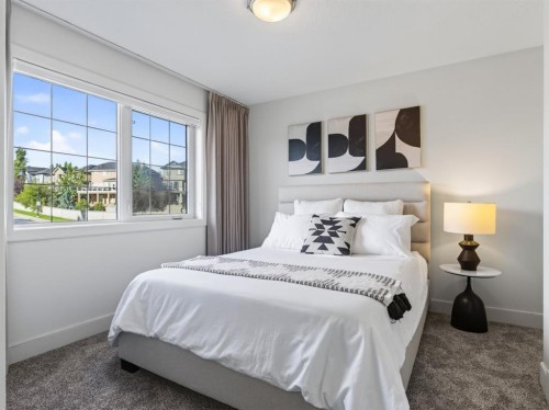 8729 14 Avenue Sw, Calgary, AB 