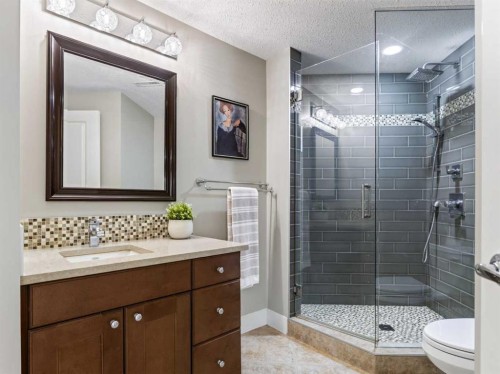 8729 14 Avenue Sw, Calgary, AB 