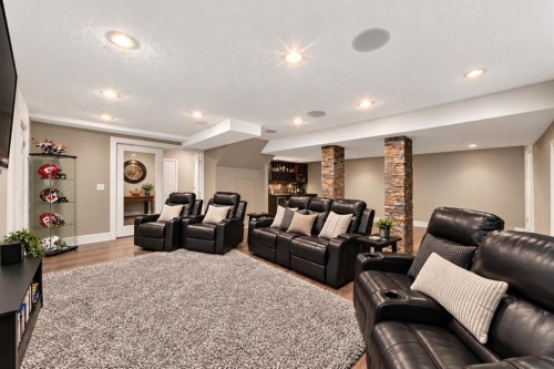 343 Berkshire Place Nw, Calgary, AB 