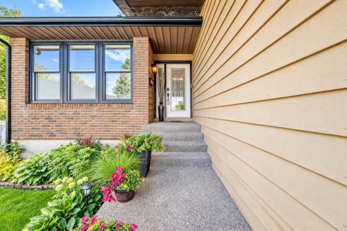 343 Berkshire Place Nw, Calgary, AB 