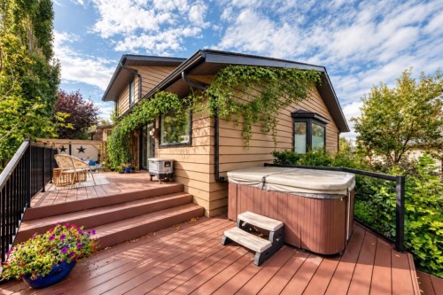 343 Berkshire Place Nw, Calgary, AB 