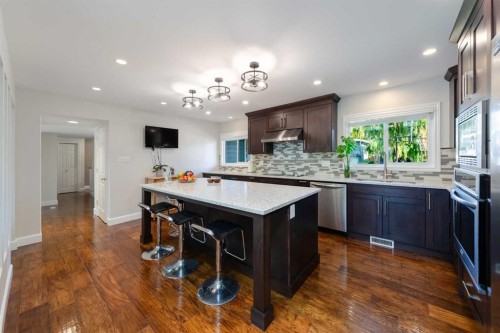 164 Cherovan Drive Sw, Calgary, AB 