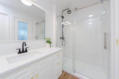 164 Cherovan Drive Sw, Calgary, AB 