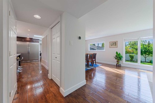 164 Cherovan Drive Sw, Calgary, AB 