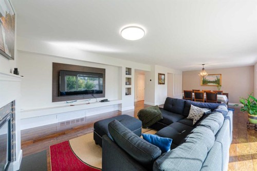 164 Cherovan Drive Sw, Calgary, AB 
