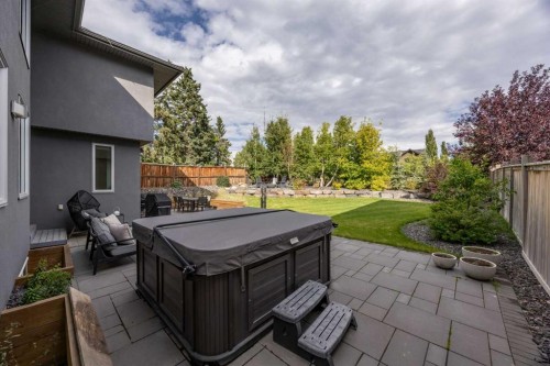 14 Wexford Way Sw, Calgary, AB 