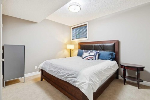 2819 26 Street Sw, Calgary, AB 