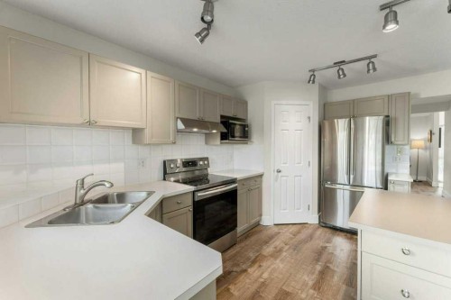 393 Inverness Park Se, Calgary, AB 