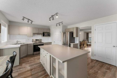 393 Inverness Park Se, Calgary, AB 
