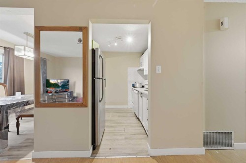 419 Huntsville Crescent Nw, Calgary, AB 