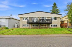 419 Huntsville Crescent NW Calgary, AB T2K 4W3