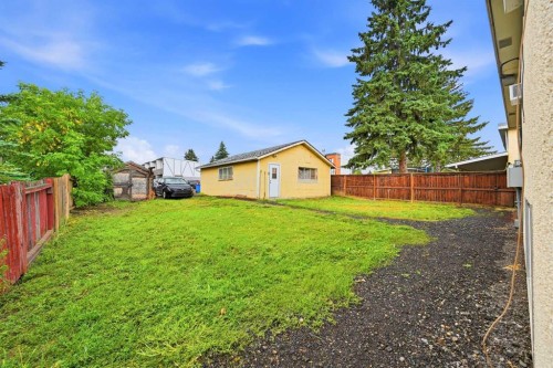 419 Huntsville Crescent Nw, Calgary, AB 