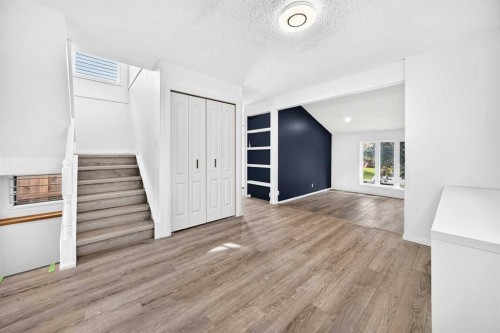 4351 58 Street Ne, Calgary, AB 