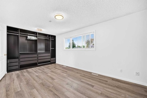 4351 58 Street Ne, Calgary, AB 